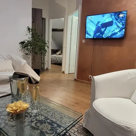 Cheri's Aparts Apartamento *