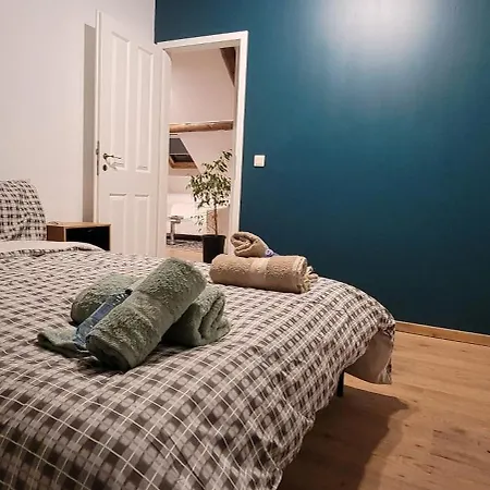 Cheri's Aparts Apartment *