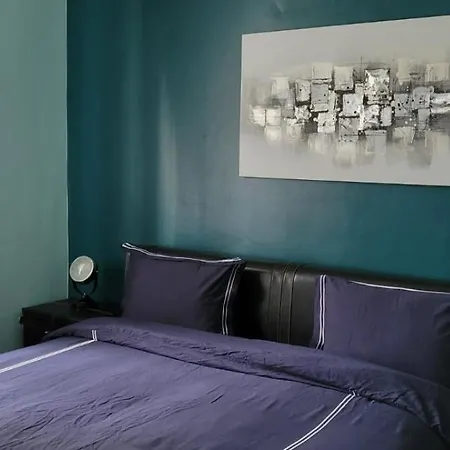 Cheri's Aparts Apartment