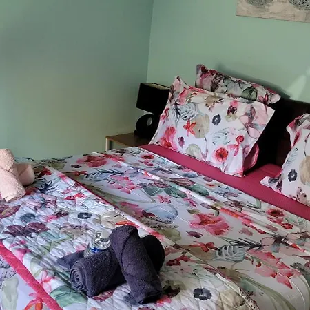 Cheri's Aparts Apartment *