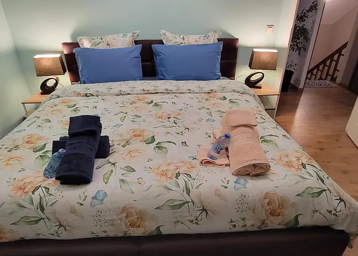 Cheri's Aparts Apartment